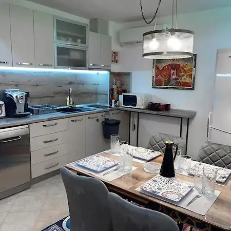 Luxury With 3 Bedrooms * Dyuni